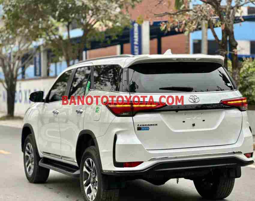 Cần bán gấp Toyota Fortuner Legender 2.4L 4x2 AT đời 2024, màu Trắng