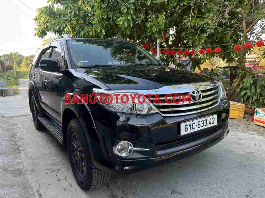 Cần bán xe Toyota Fortuner 2.7V 4x2 AT màu Đen 2015