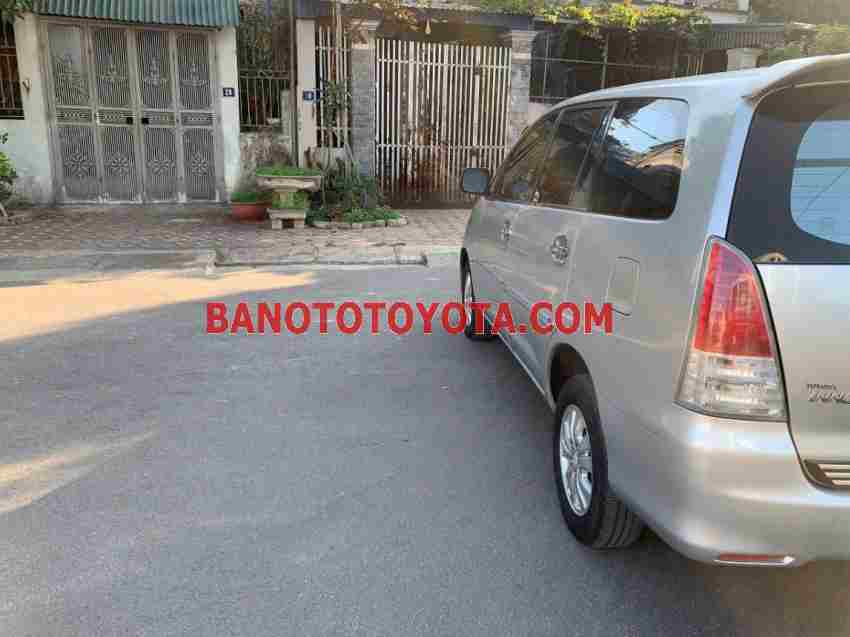 Cần bán xe Toyota Innova V màu Bạc 2008