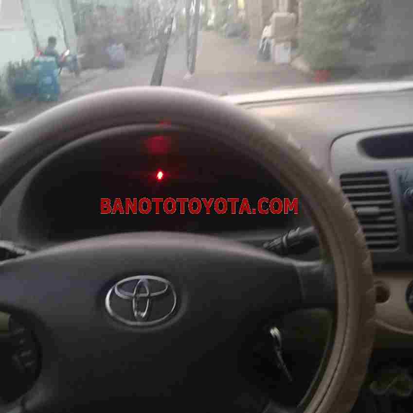 Cần bán gấp xe Toyota Camry 2.4G 2003 màu Cát