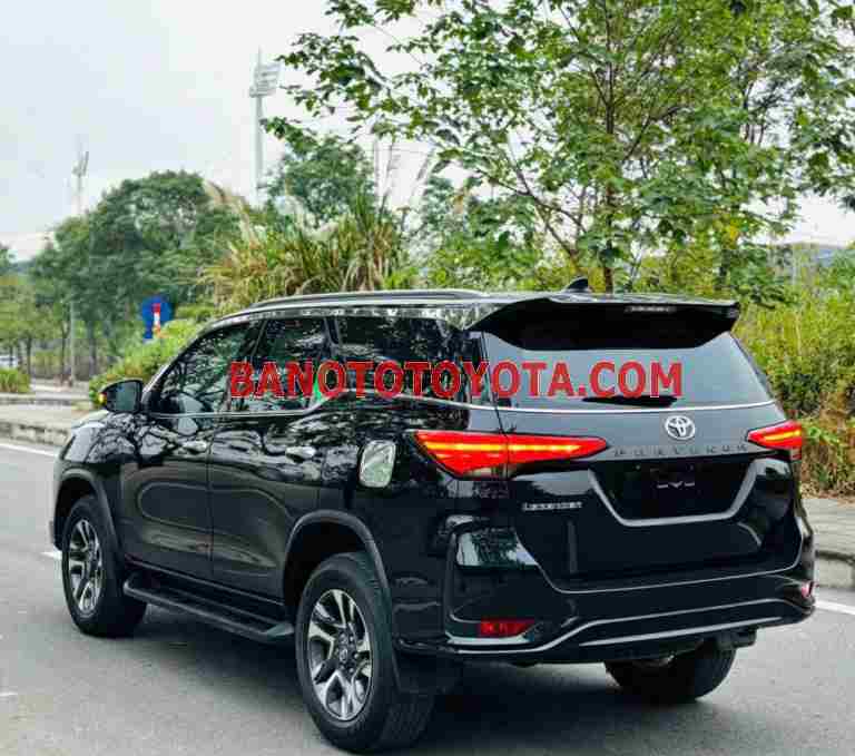 Cần bán gấp Toyota Fortuner 2.4G 4x2 AT Legender năm 2021 giá cực tốt