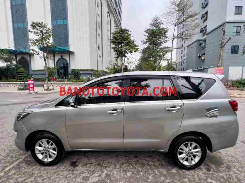 Bán xe Toyota Innova 2.0E sx 2017 - giá rẻ