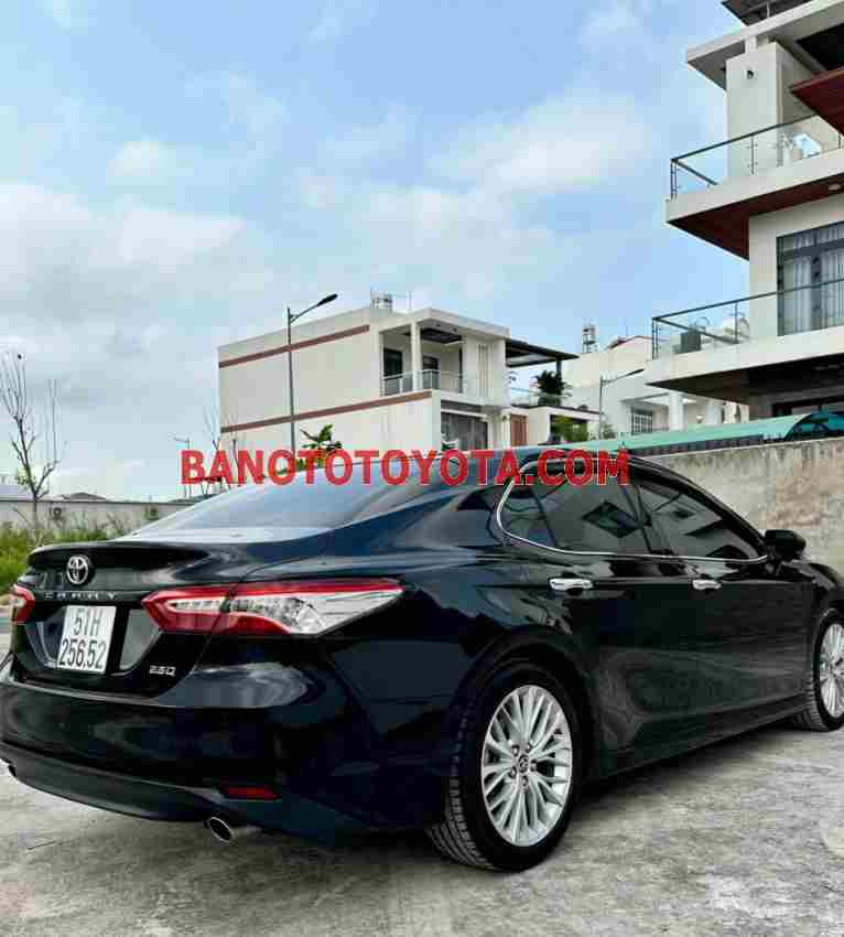 Cần bán xe Toyota Camry 2.5Q màu Đen 2019