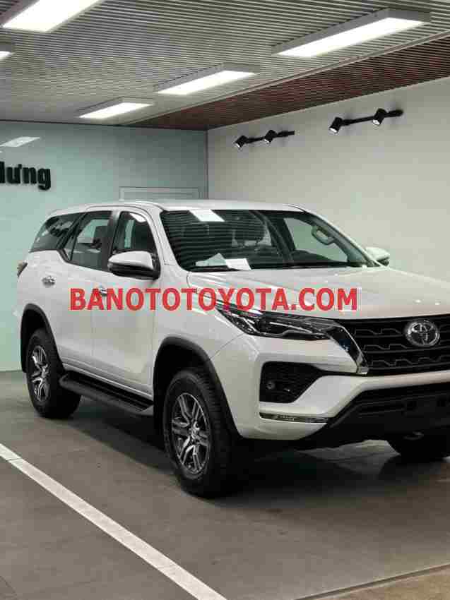 Toyota Fortuner 2.4L 4x2 AT 2025 Trắng