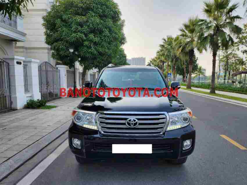 Cần bán nhanh Toyota Land Cruiser VX 4.6 V8 2013 cực đẹp