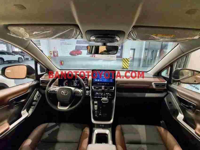 Toyota Innova Cross 2.0 CVT Số tự động màu Trắng 2025