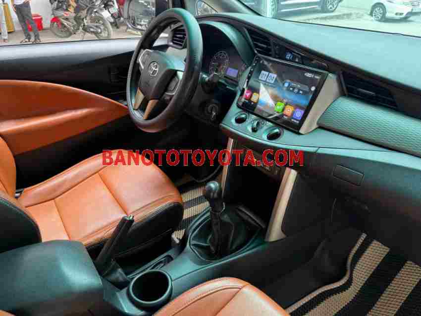 Cần bán xe Toyota Innova E 2.0 MT màu Trắng 2021