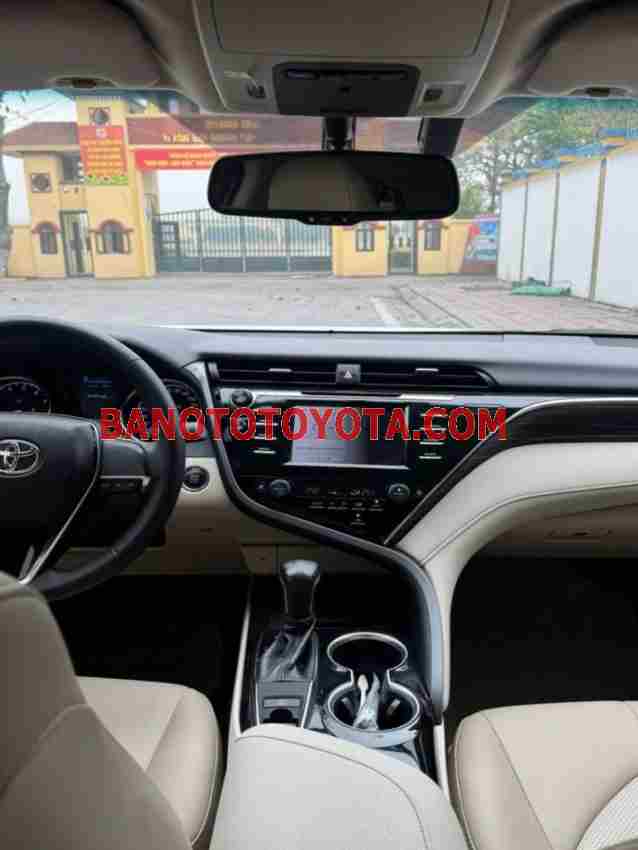 Cần bán xe Toyota Camry 2.0G đời 2020