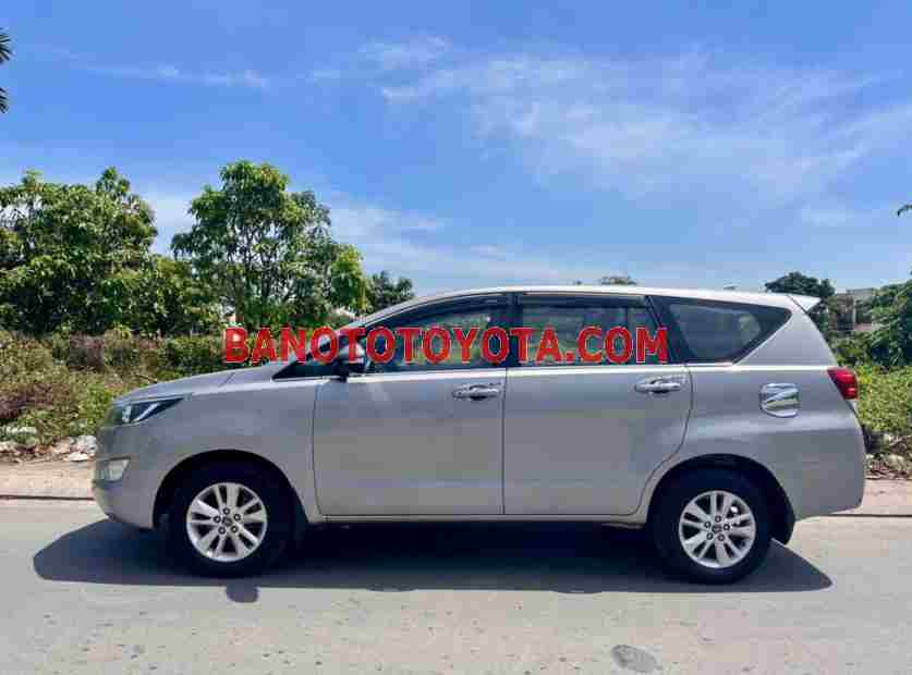 Toyota Innova 2017 Crossover màu Bạc