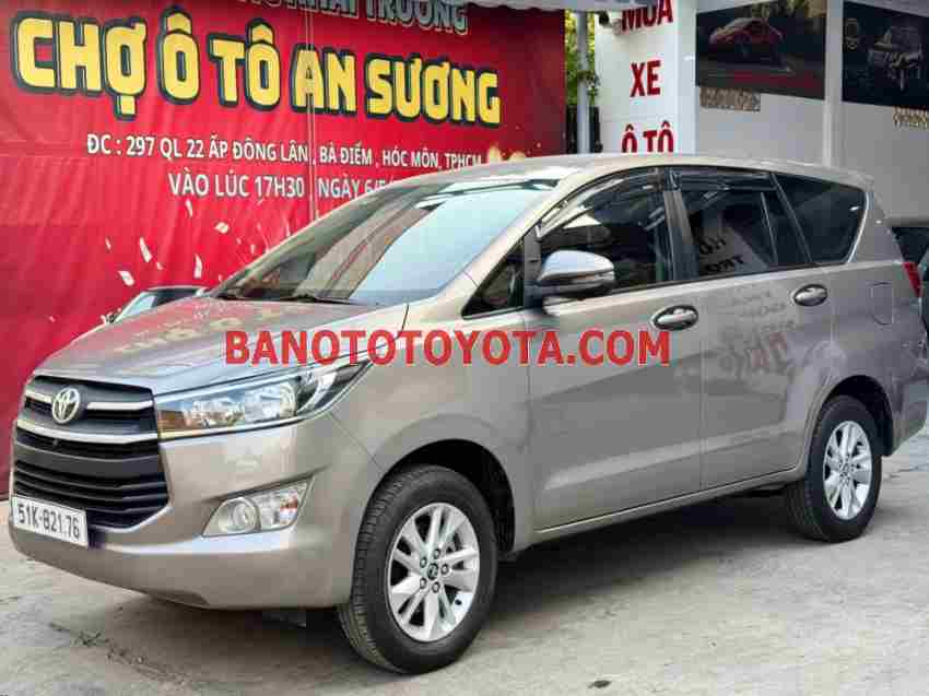 Cần bán xe Toyota Innova 2.0E 2018 Số tay màu Đồng