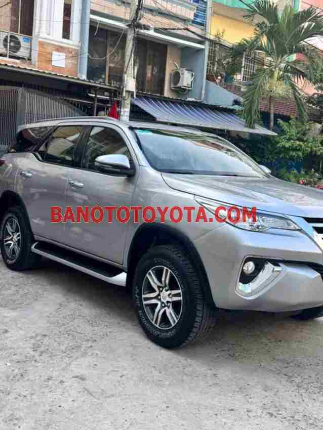 Cần bán xe Toyota Fortuner 2.7V 4x2 AT 2019 Số tự động màu Bạc