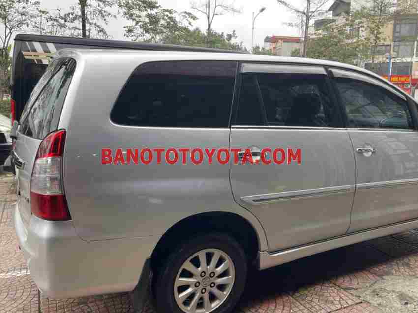 Cần bán Toyota Innova 2.0E Máy xăng 2013 màu Bạc