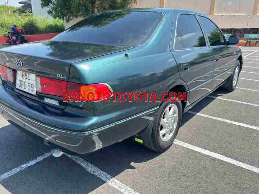 Cần bán xe Toyota Camry GLi 2.2 năm 2001 màu Xanh cực đẹp