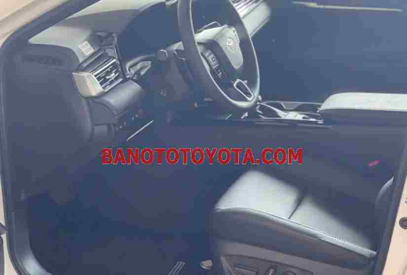Toyota Camry 2.5 HEV Mid 2025 Trắng