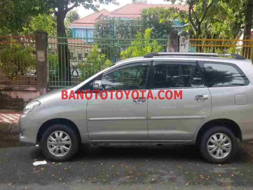 Cần bán Toyota Innova 2.0V 2012 xe đẹp