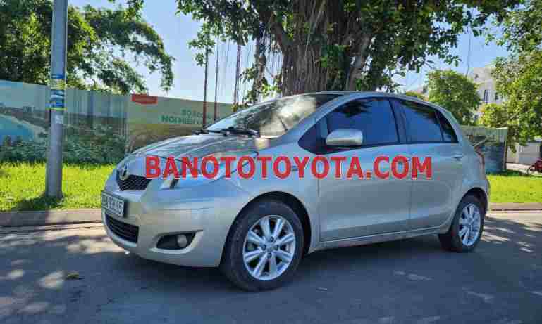 Cần bán gấp xe Toyota Yaris 1.3 AT năm 2009, màu Bạc, Số tự động