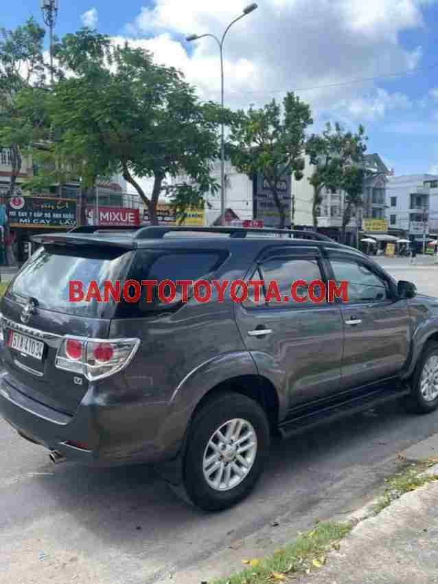 Cần bán gấp xe Toyota Fortuner 2.7V 4x2 AT năm 2012, màu Xám, Số tự động