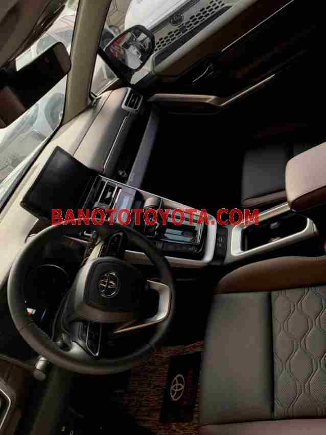 Toyota Innova Cross HEV 2.0 CVT 2024 Xe hybrid đẹp long lanh