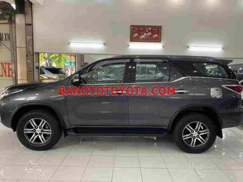 Cần bán xe Toyota Fortuner 2.7V 4x2 AT 2017 Số tự động