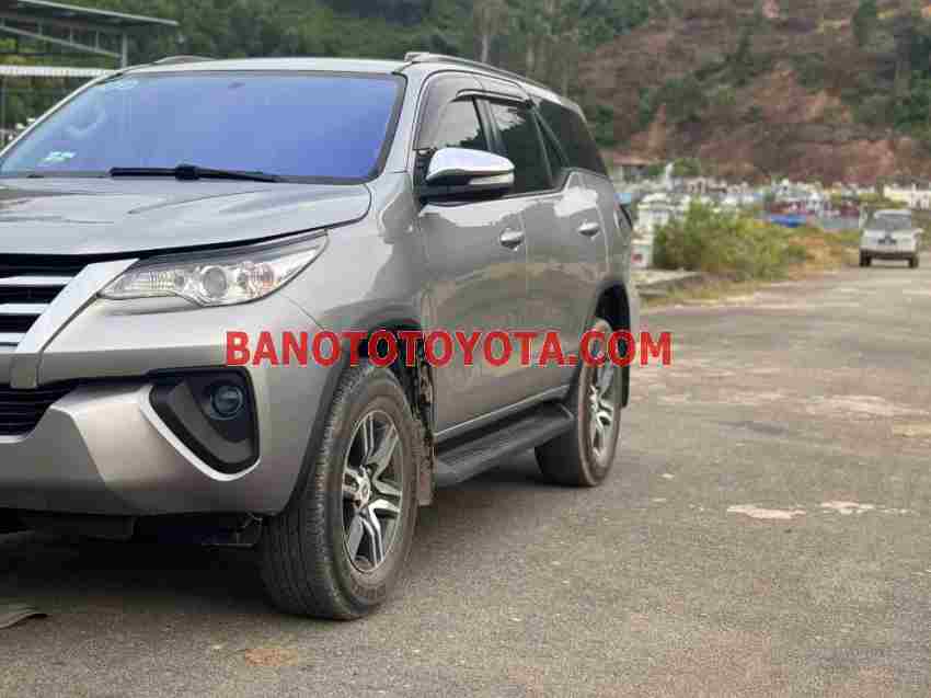 Cần bán xe Toyota Fortuner 2.4G 4x2 MT 2017 Số tay