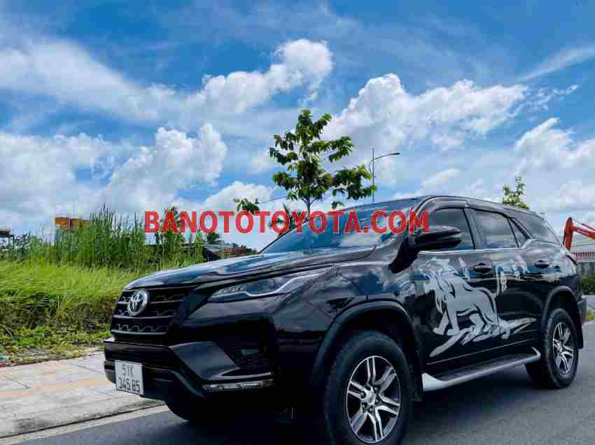 Cần bán gấp xe Toyota Fortuner 2.4L 4x2 MT 2022 màu Nâu