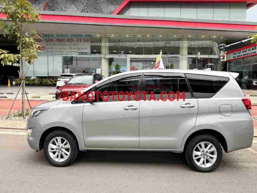 Toyota Innova 2.0E 2016 Máy xăng đẹp long lanh