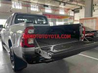 Xe Toyota Hilux 2.4L 4x2 AT tiêu chuẩn - Bạc - 2025