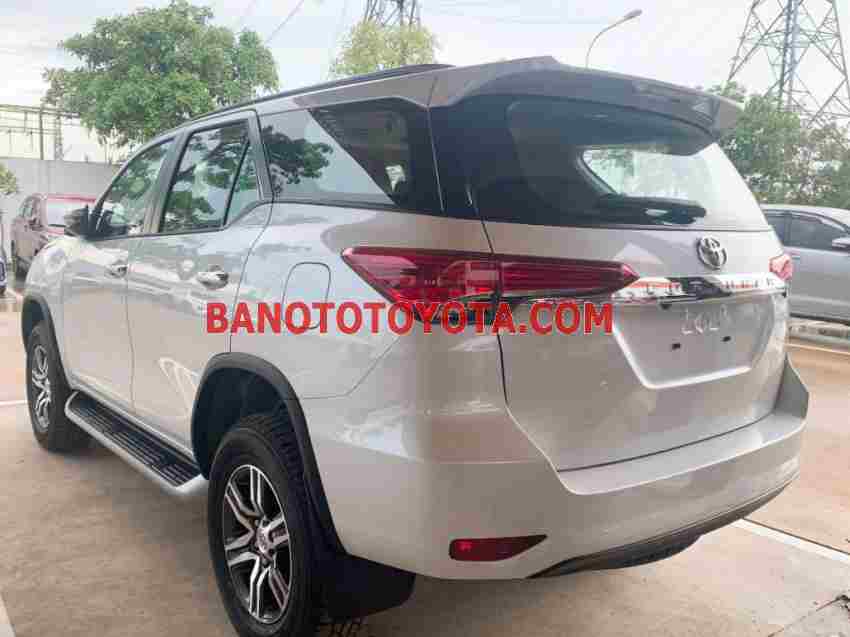 Toyota Fortuner 2.4L 4x2 AT Trắng sx 2025
