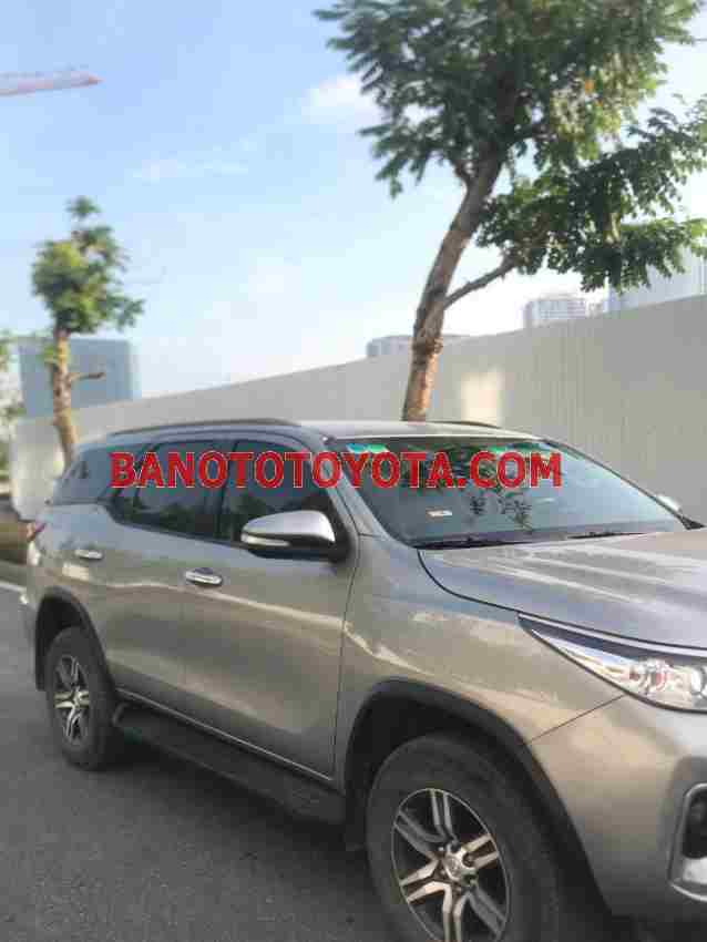 Cần bán Toyota Fortuner 2.4G 4x2 MT 2017 xe đẹp
