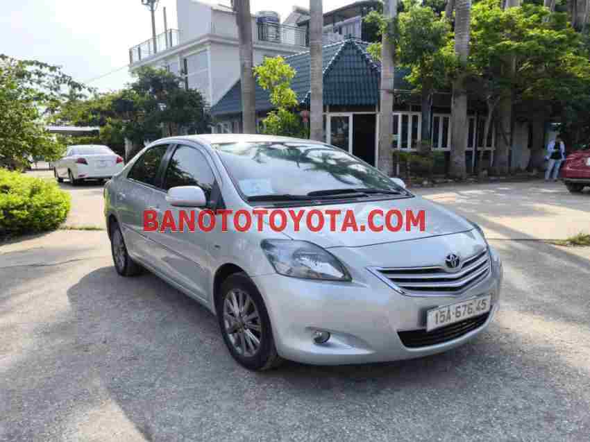 Cần bán gấp Toyota Vios 1.5E đời 2013, màu Bạc
