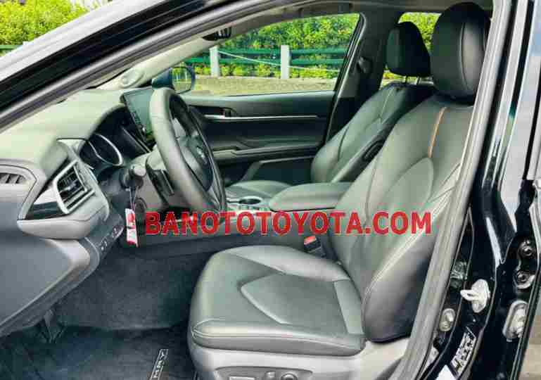 Toyota Camry 2.0Q 2022 giá cực tốt