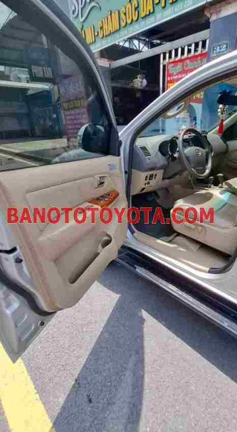 Bán Toyota Fortuner 2.7V 4x4 AT, màu Bạc, Máy xăng, 2010