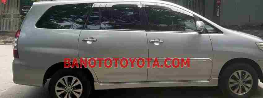 Cần bán gấp xe Toyota Innova 2.0G 2016 màu Bạc