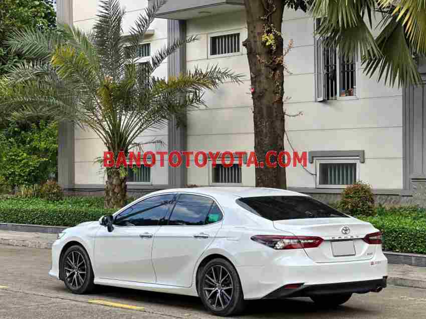 Cần bán xe Toyota Camry 2.0Q màu Trắng 2024
