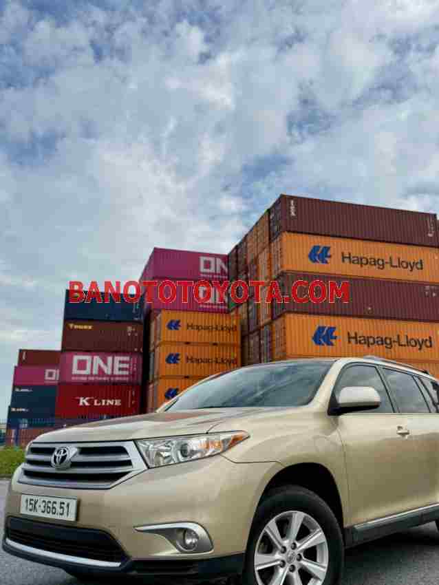 Toyota Highlander LE 2.7 model 2011 xe chuẩn hết ý