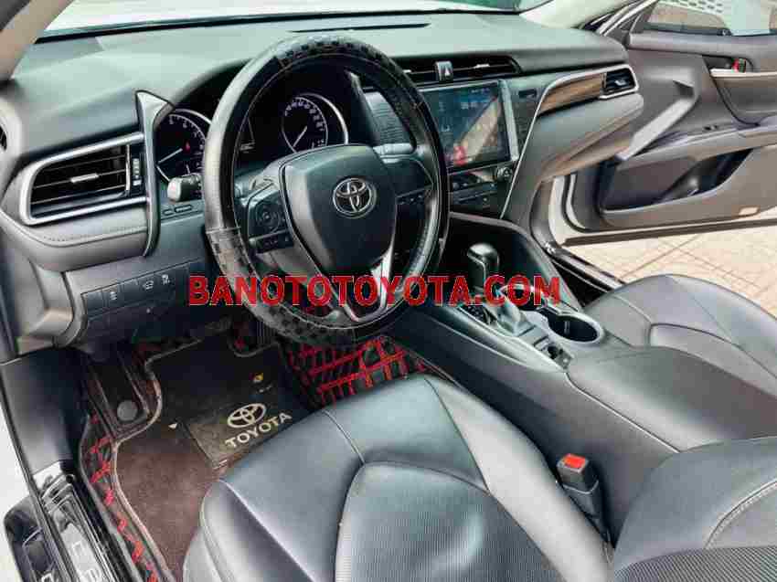 Cần bán Toyota Camry 2.0G Máy xăng 2021 màu Trắng