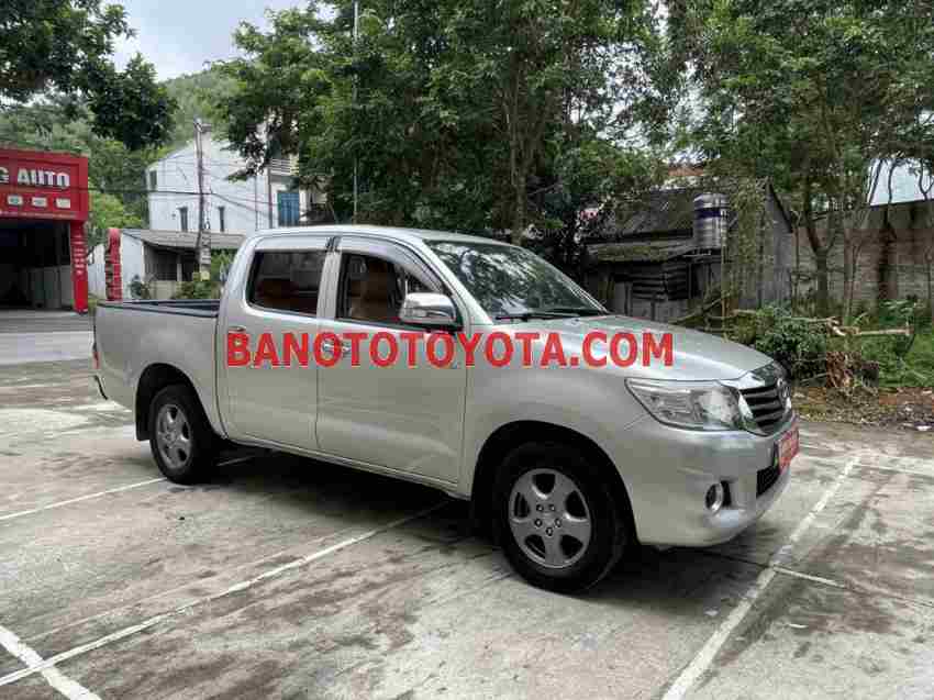Bán Toyota Hilux 2.5E 4x2 MT 2011 - Bạc