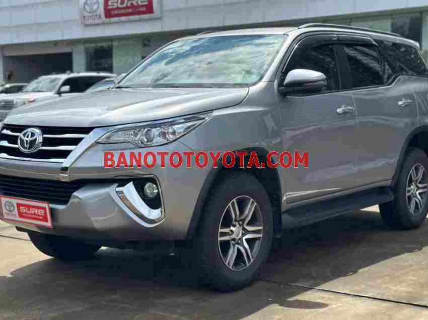 Cần bán gấp Toyota Fortuner 2.4G 4x2 AT năm 2020 giá cực tốt