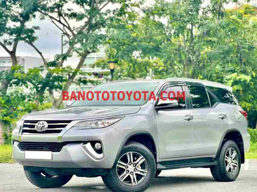 Cần bán gấp xe Toyota Fortuner 2.4G 4x2 AT 2019 màu Bạc