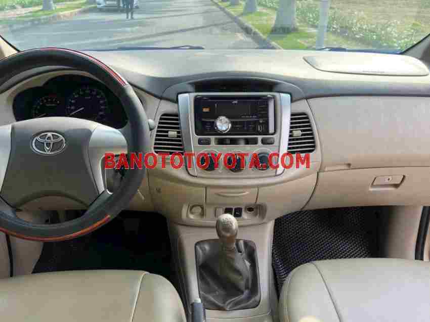Toyota Innova 2.0E 2014 giá cực tốt