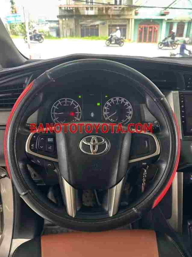 Cần bán gấp Toyota Innova 2.0E năm 2020 giá cực tốt