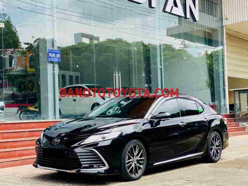 Toyota Camry 2.0Q 2022 giá cực tốt