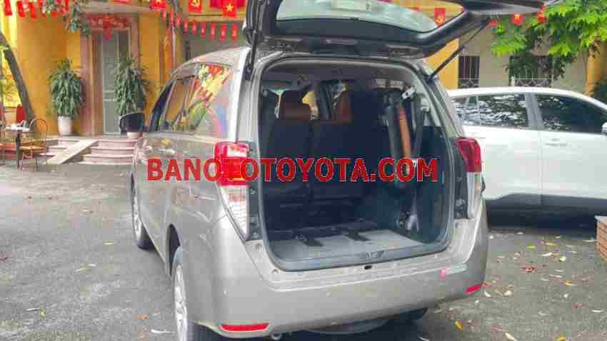 Cần bán nhanh Toyota Innova 2.0E 2018 cực đẹp