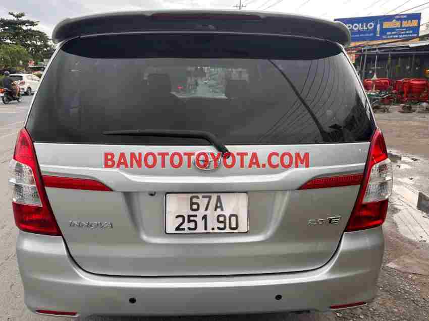 Cần bán xe Toyota Innova 2.0E 2014 Số tay màu Bạc