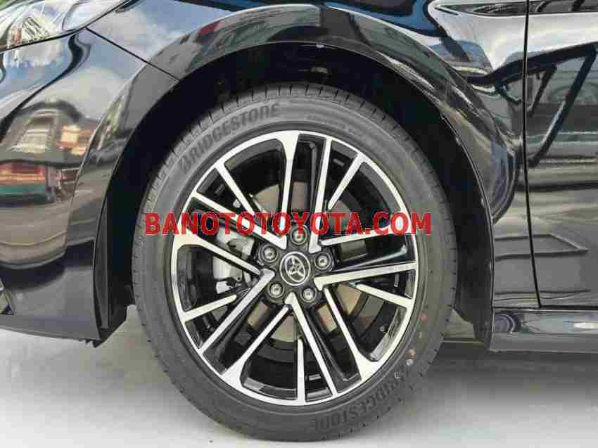 Toyota Camry 2.0Q 2025, màu Đen, Số tự động