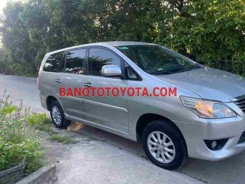 Toyota Innova 2.0E năm 2012 cần bán