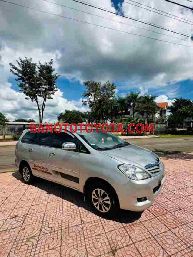 Cần bán Toyota Innova G Máy xăng 2010 màu Bạc