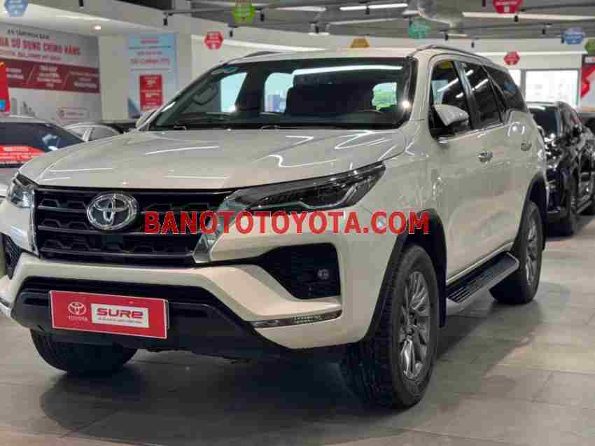 Cần bán gấp Toyota Fortuner 2.7V 4x2 AT đời 2021, màu Trắng