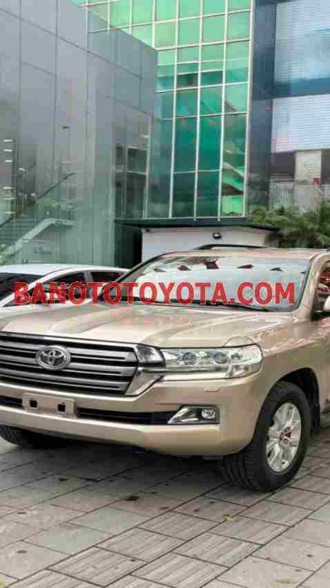 Cần bán nhanh Toyota Land Cruiser VX 4.6 V8 2016 cực đẹp