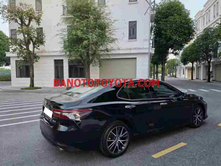 Cần bán gấp xe Toyota Camry 2.5Q năm 2022, màu Đen, Số tự động